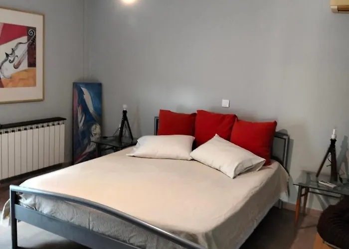 La Apartment *