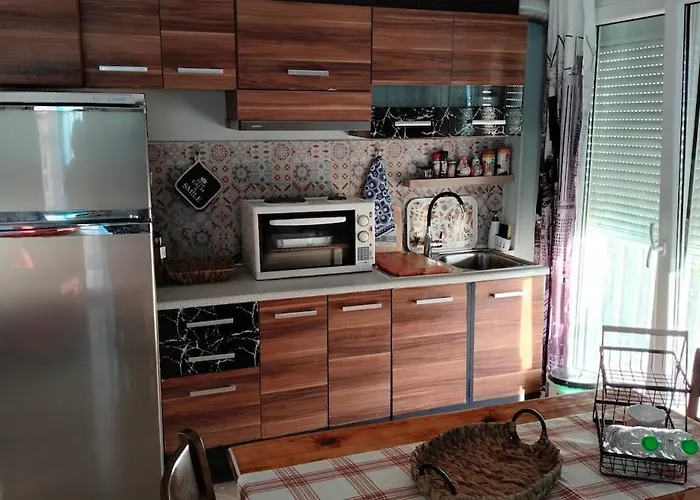 Apartment La *